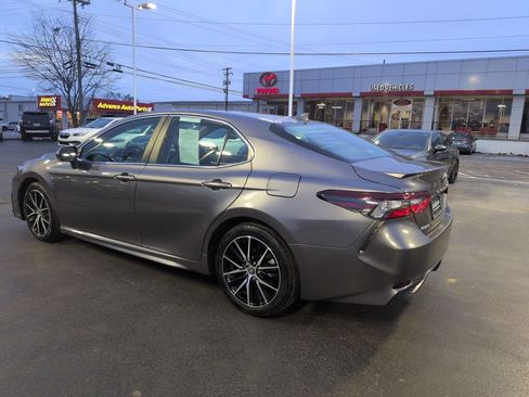 Certified 2021 Toyota Camry SE w/ Cold Weather Package image 3
