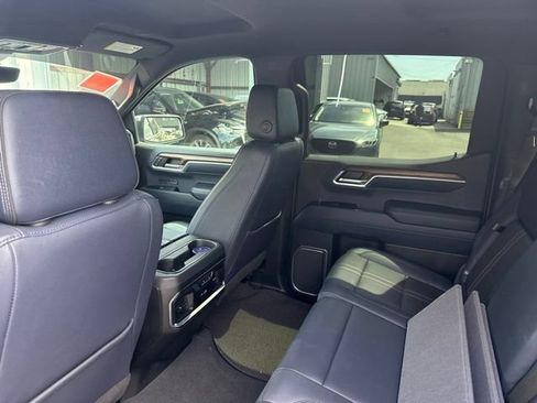 Used 2022 Chevrolet Silverado 1500 High Country w/ Technology Package AWD/4WD image 4