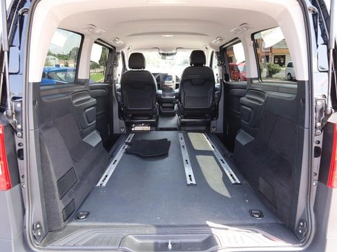 Used 2023 Mercedes-Benz Metris Passenger image 7