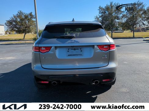 Used 2019 Jaguar F-PACE S image 6