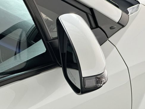 Used 2021 Toyota C-HR XLE image 10