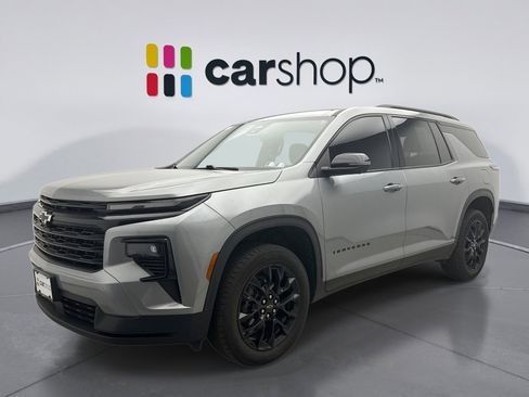 Used 2024 Chevrolet Traverse LT w/ Midnight/Sport Edition image 1