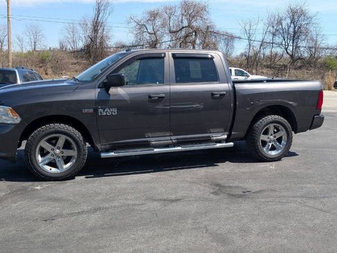 Used 2017 RAM 1500 Express AWD/4WD image 18
