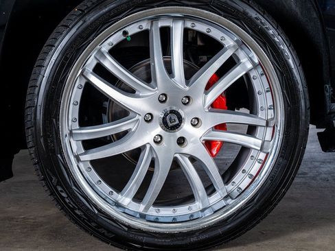 Used 2021 Cadillac Escalade Premium Luxury w/ Driver Assist Tech Package image 10