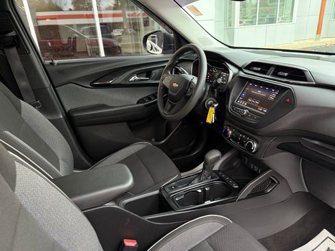 Used 2021 Chevrolet TrailBlazer LS image 21