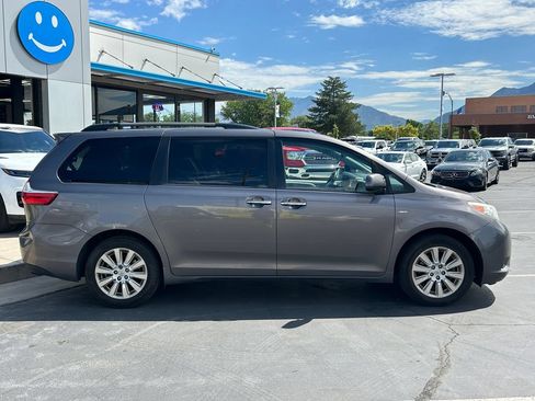 Used 2016 Toyota Sienna XLE AWD/4WD image 2