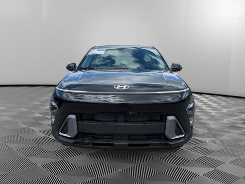 Certified 2025 Hyundai Kona SE image 2