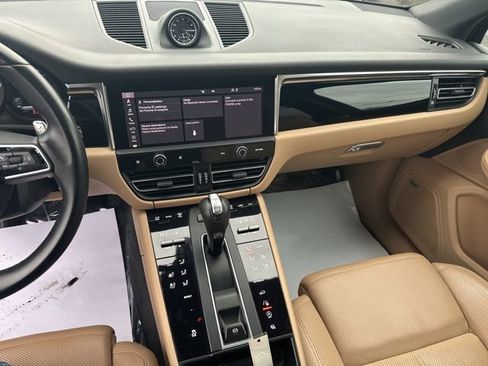 Used 2022 Porsche Macan Base image 10