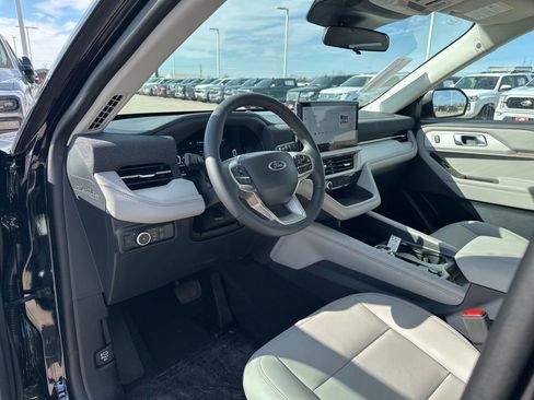New 2026 Ford Explorer Active w/ Active Comfort Package image 12
