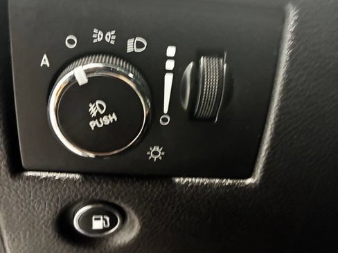 Used 2017 Jeep Grand Cherokee Limited AWD/4WD image 18