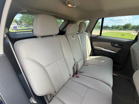 Used 2013 Ford Edge SE image 24