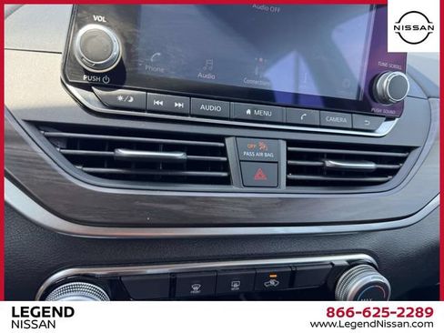Used 2024 Nissan Altima 2.5 SV FWD image 25