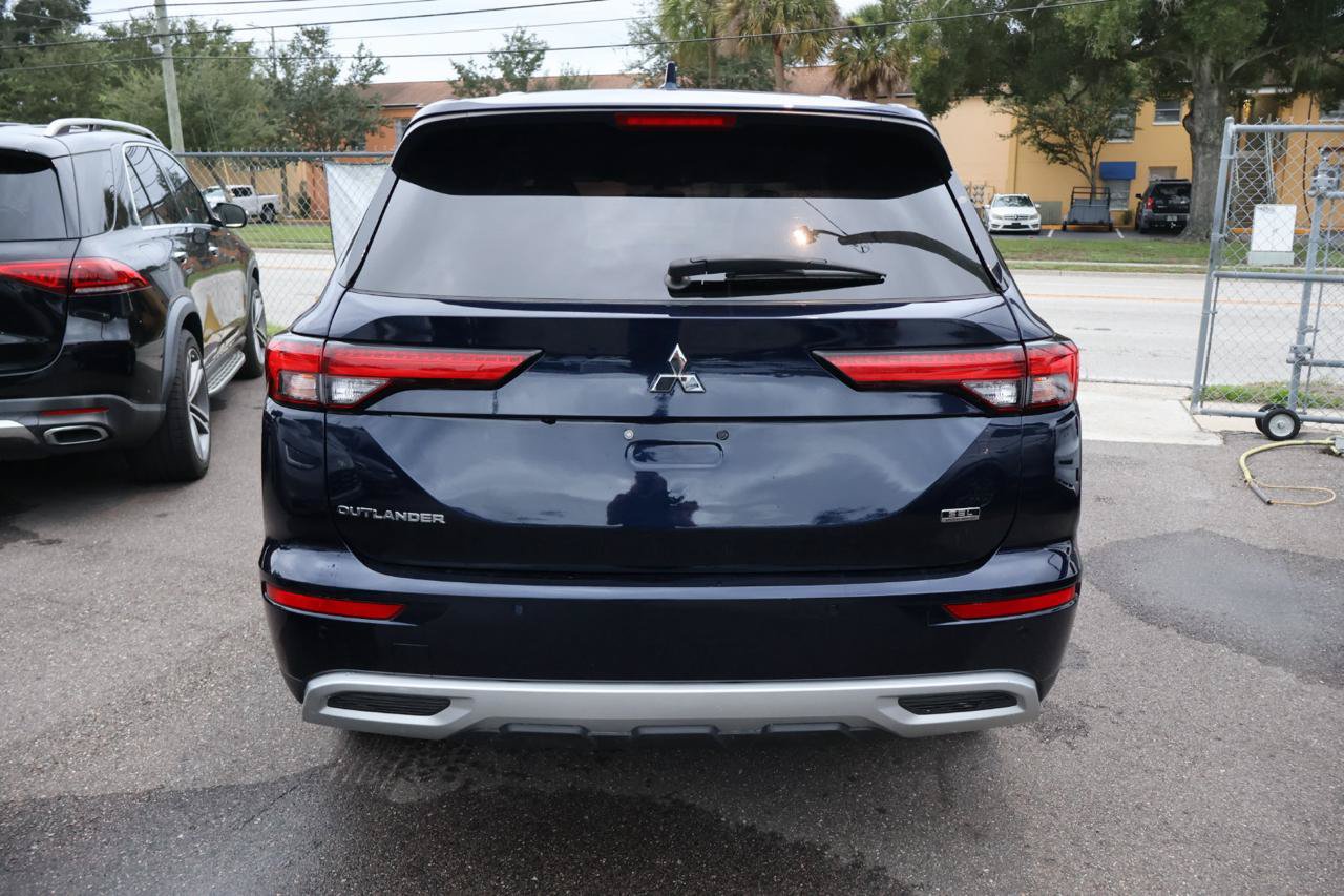 Used 2025 Mitsubishi Outlander SE FWD image 6