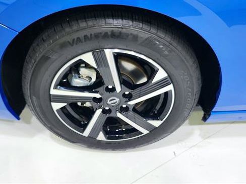Certified 2025 Nissan Sentra SV FWD image 28