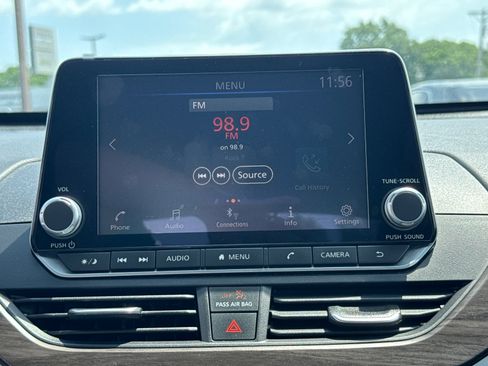 Used 2024 Nissan Altima 2.5 SV FWD image 11