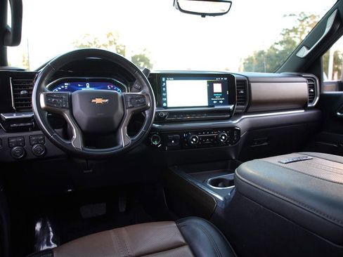 Used 2024 Chevrolet Silverado 3500 High Country w/ Technology Package image 13