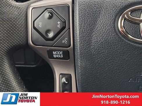 Used 2020 Toyota Tacoma SR5 RWD image 28