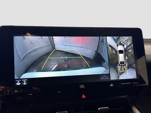 Used 2021 Toyota Venza Limited w/ Advanced Technology Package image 14