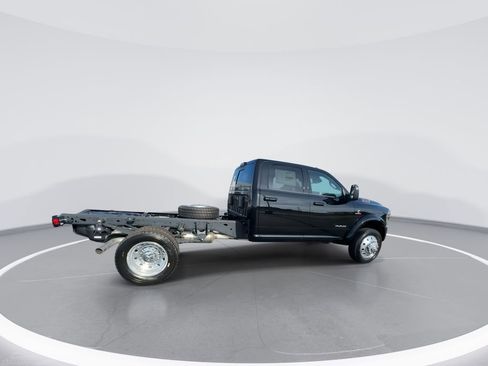 New 2026 RAM 4500 4x4 Crew Cab DRW w/ Laramie Trim Package image 8