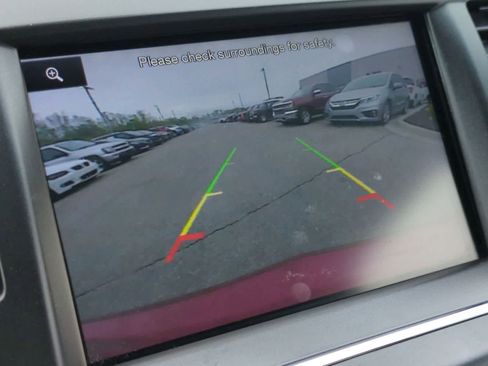 Used 2013 Lincoln MKS FWD image 29