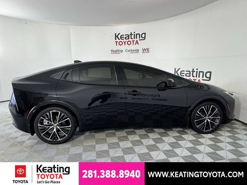 Certified 2024 Toyota Prius XLE FWD image 5