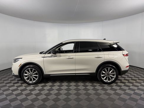 Used 2022 Lincoln Corsair Standard w/ Premium Package image 9