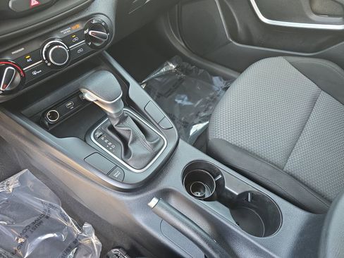 Used 2024 Kia Soul LX w/ Option Group 015 FWD image 27