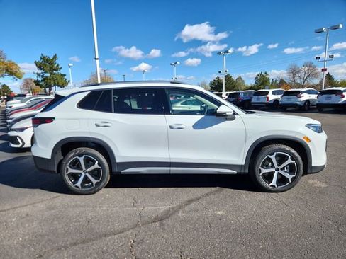 New 2026 Volkswagen Tiguan SE image 2