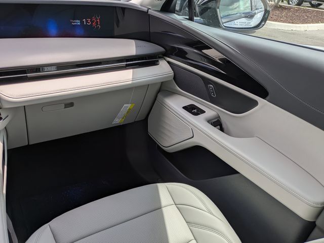 New 2026 Lincoln Nautilus Premier AWD/4WD image 17