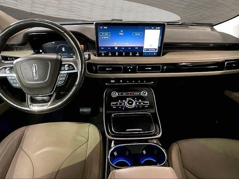 Used 2022 Lincoln Nautilus Reserve AWD/4WD image 13
