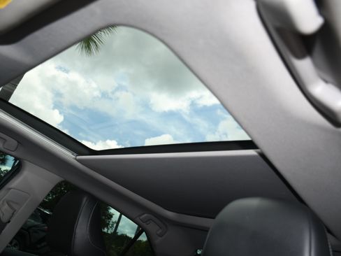 Used 2022 Toyota Camry XSE FWD image 7