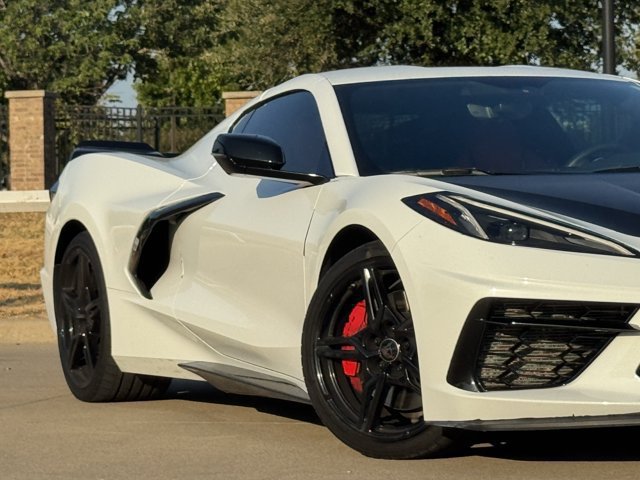Used 2022 Chevrolet Corvette Stingray Preferred Cpe w/ Z51 Performance Package RWD image 3