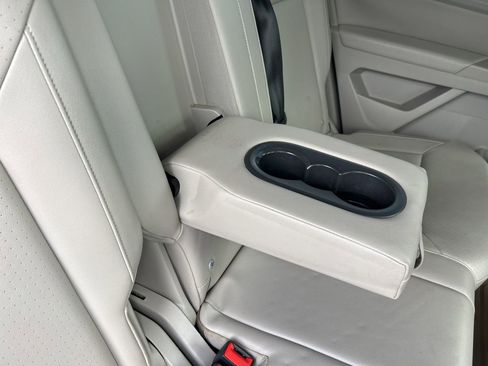 Used 2019 Volkswagen Atlas SE w/ Towing Package image 44