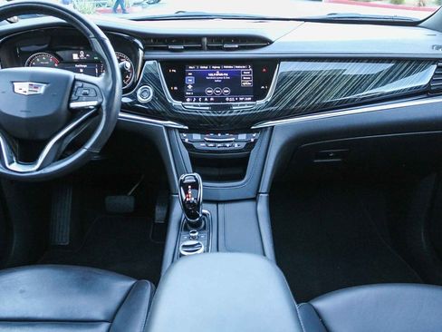 Used 2023 Cadillac XT6 Premium Luxury image 13