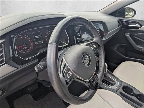 Used 2019 Volkswagen Jetta R-Line image 10