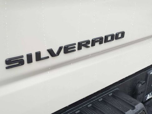 Used 2026 Chevrolet Silverado 1500 Custom Trail Boss w/ LPO, Dark Essentials Package AWD/4WD image 31