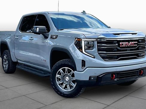 Used 2024 GMC Sierra 1500 AT4 w/ AT4 Premium Package AWD/4WD image 3