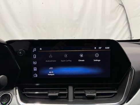 Used 2025 Chevrolet Trax LT image 31