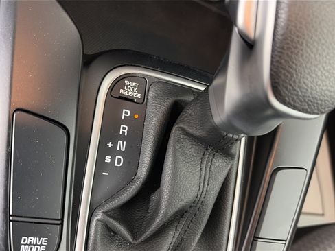Used 2025 Kia Soul LX w/ LX Technology Package FWD image 27
