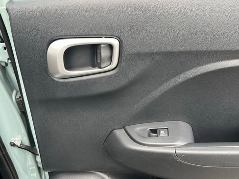 Used 2025 Hyundai Venue SEL FWD image 20