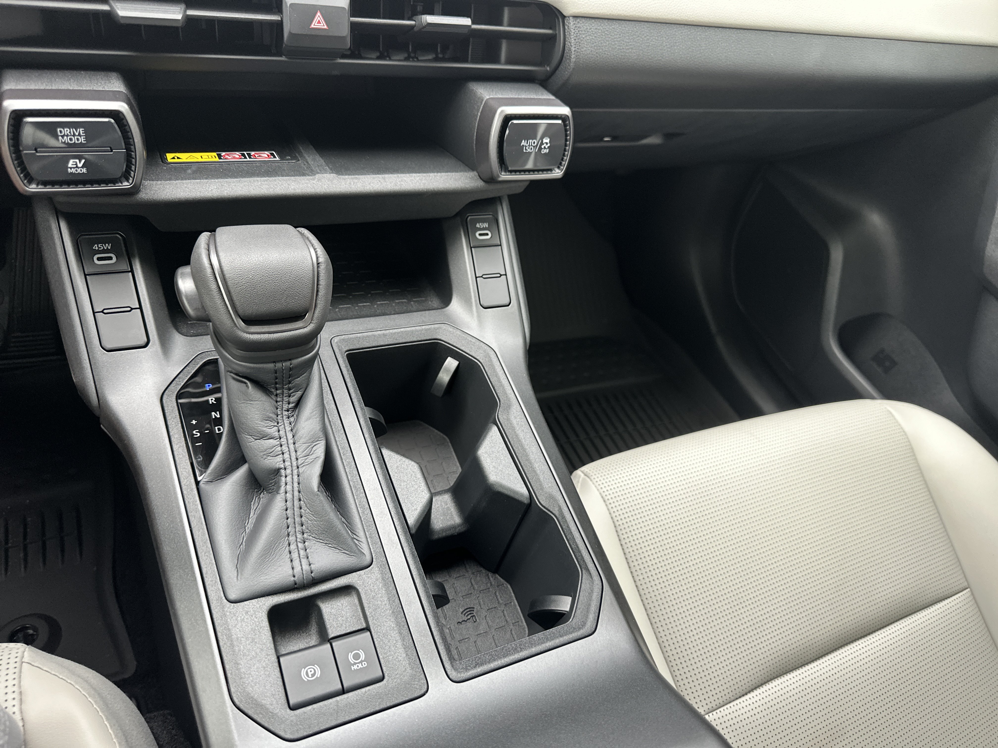 Used 2026 Toyota RAV4 XLE Premium FWD image 19