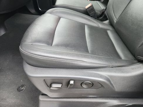Used 2025 GMC Sierra 1500 SLT AWD/4WD image 23