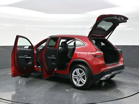Used 2022 Mercedes-Benz GLA 250 4MATIC image 33