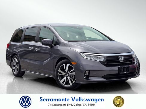 Used 2023 Honda Odyssey Touring image 1