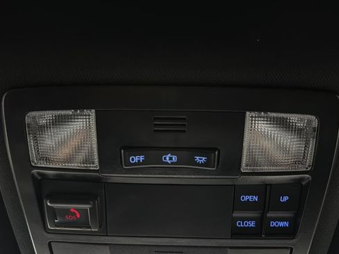 Used 2020 Toyota Tacoma Limited AWD/4WD image 33