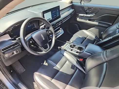 Used 2023 Lincoln Corsair AWD image 11