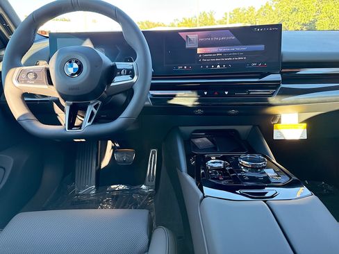 New 2026 BMW 530i w/ Executive Package image 20