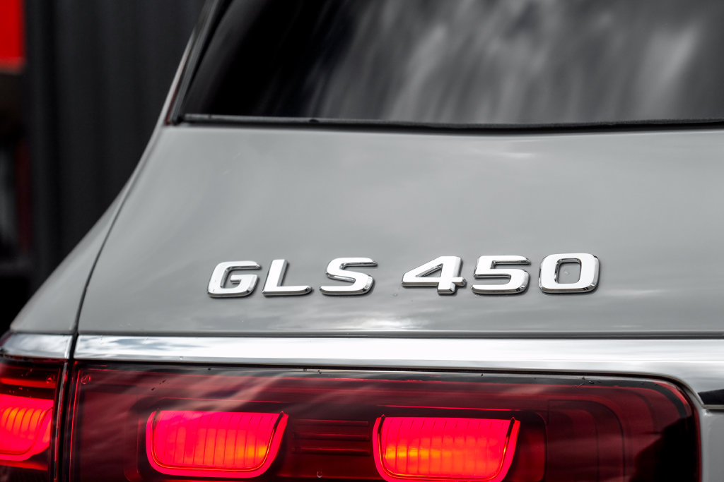 Used 2026 Mercedes-Benz GLS 450 4MATIC image 9