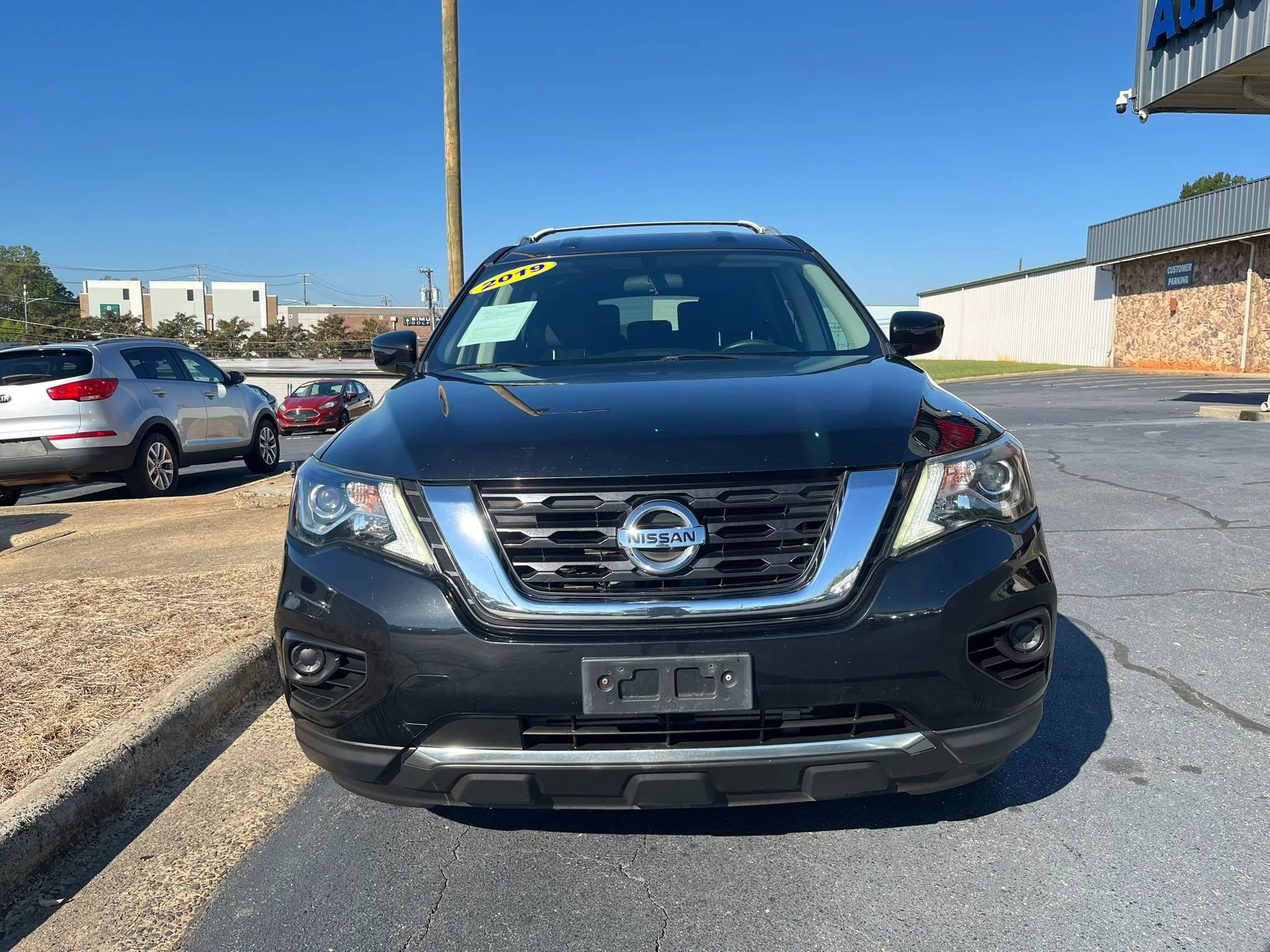 Used 2019 Nissan Pathfinder S AWD/4WD image 2