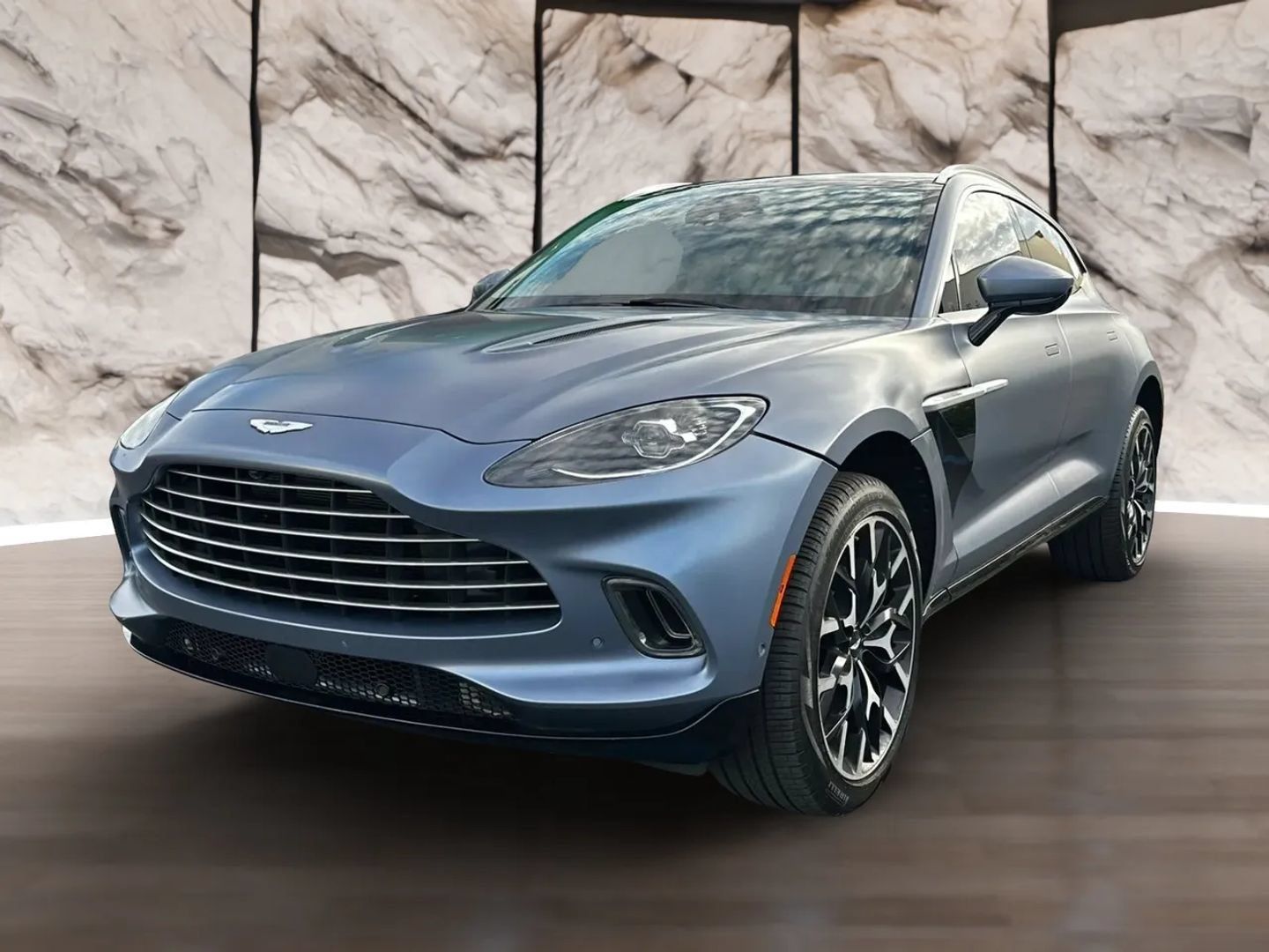 Used 2021 Aston Martin DBX AWD/4WD image 2